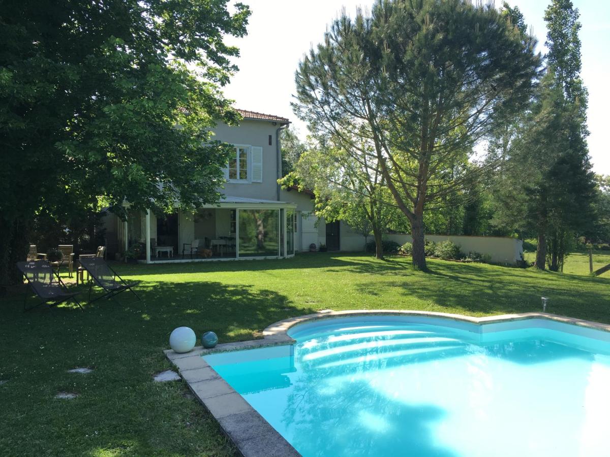 B&B Ouches - Domaine d'AROMM - Bed and Breakfast Ouches