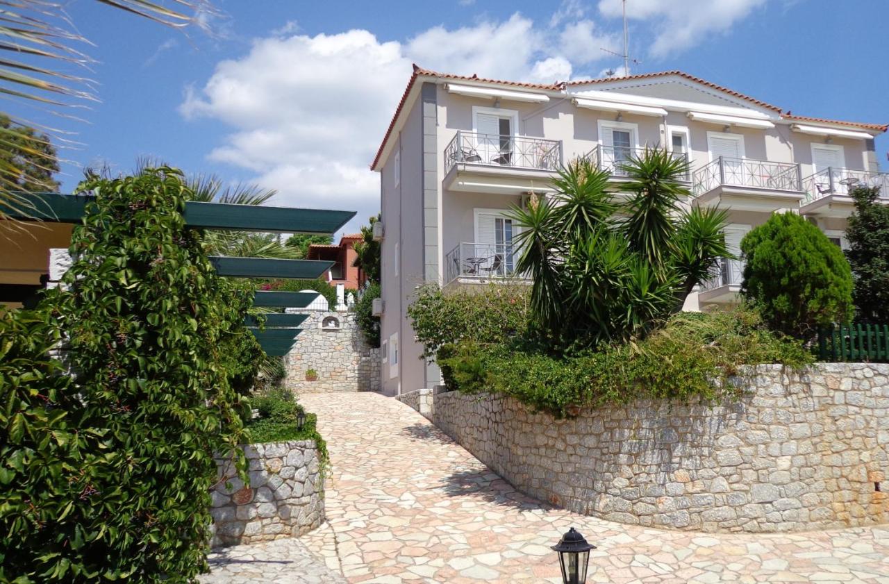 Leonidas 's apartment with sea view - Chambres d’hôtes