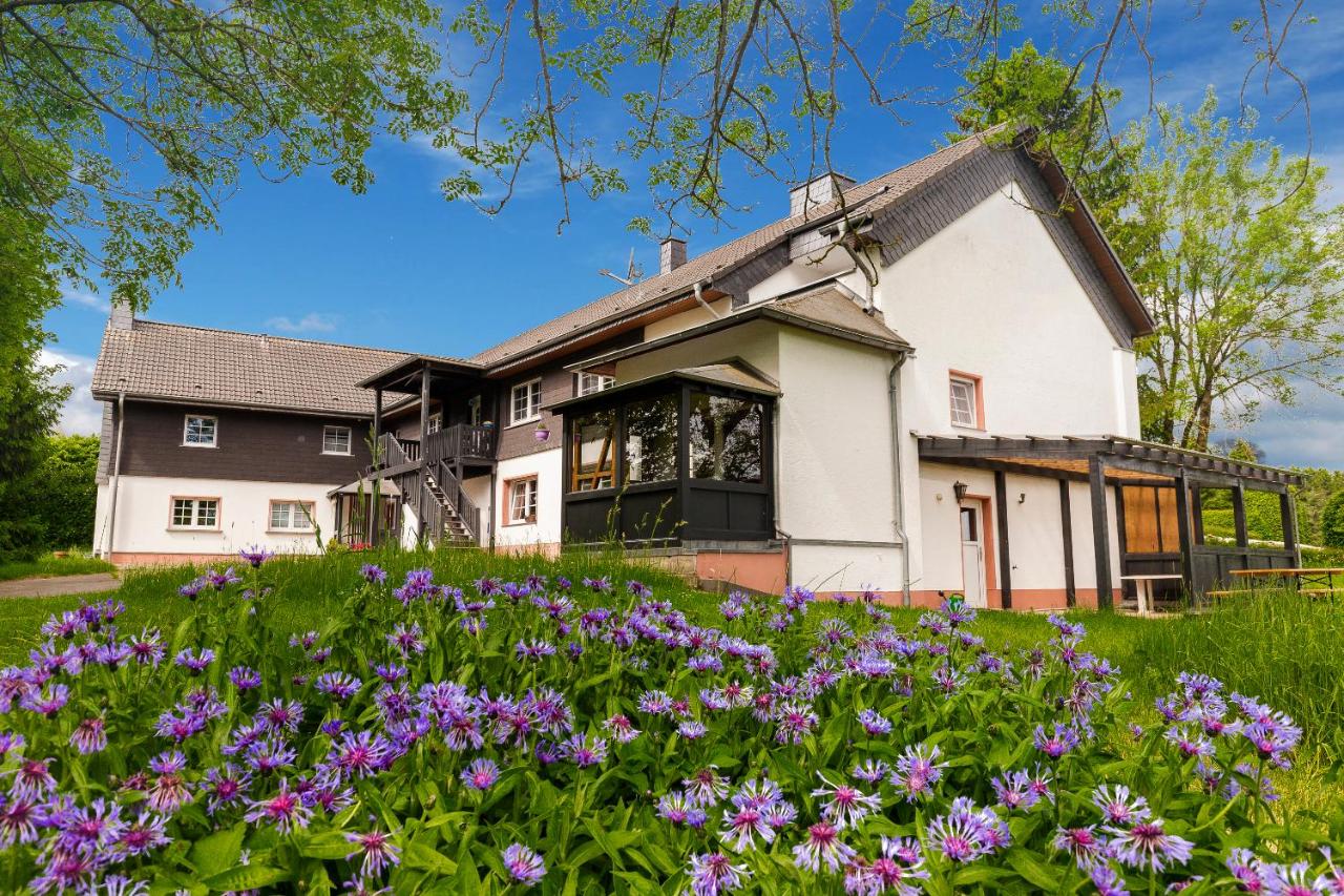 B&B Hellenthal - Landhaus Schnorrenberg, Wellness & Nature - Bed and Breakfast Hellenthal