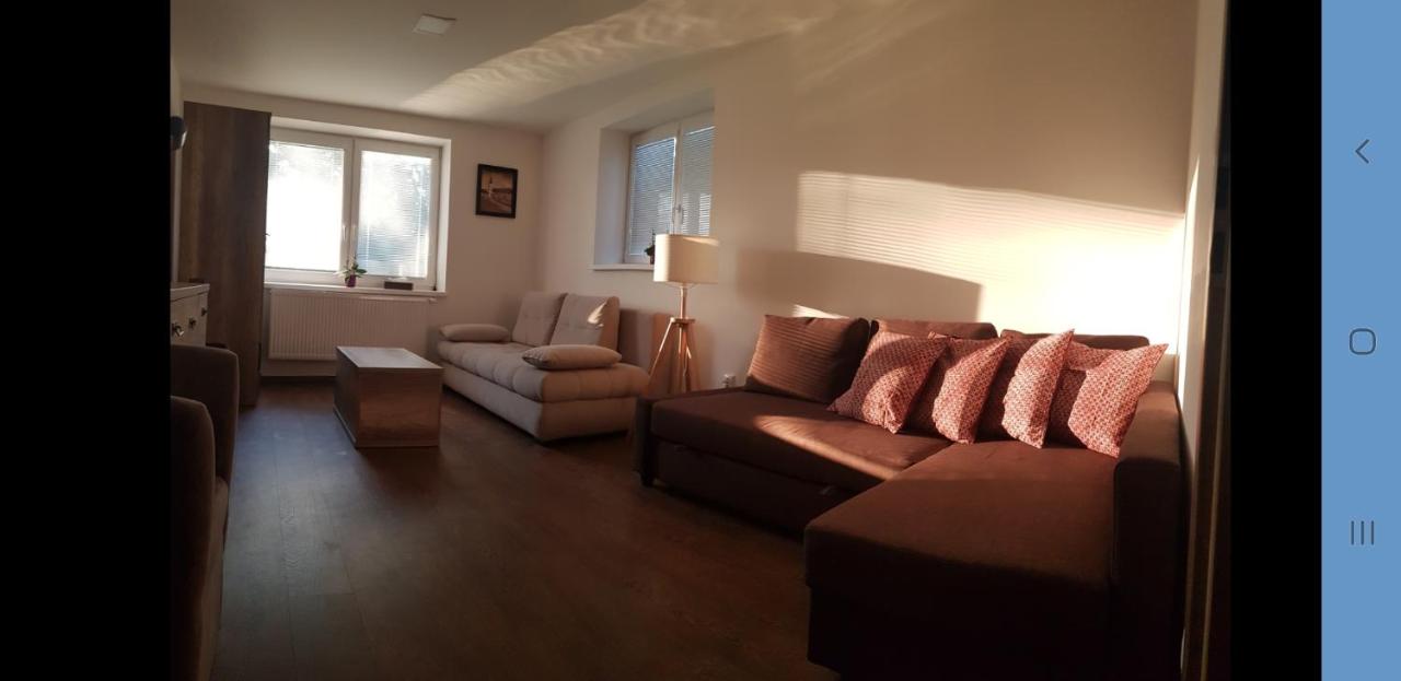 B&B Prievidza - VIP Apartmány Žabník - Bed and Breakfast Prievidza