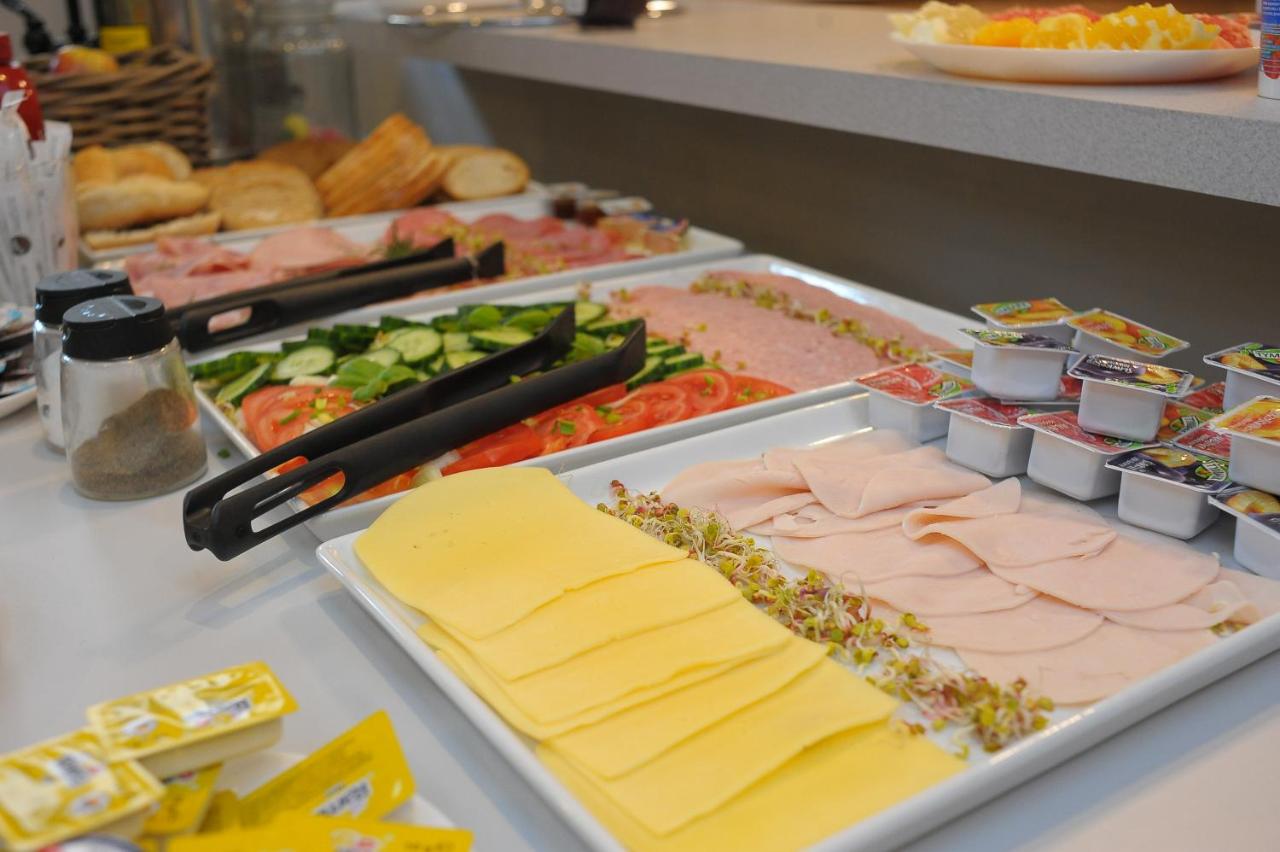 Vierbettzimmer mit eigenem Bad