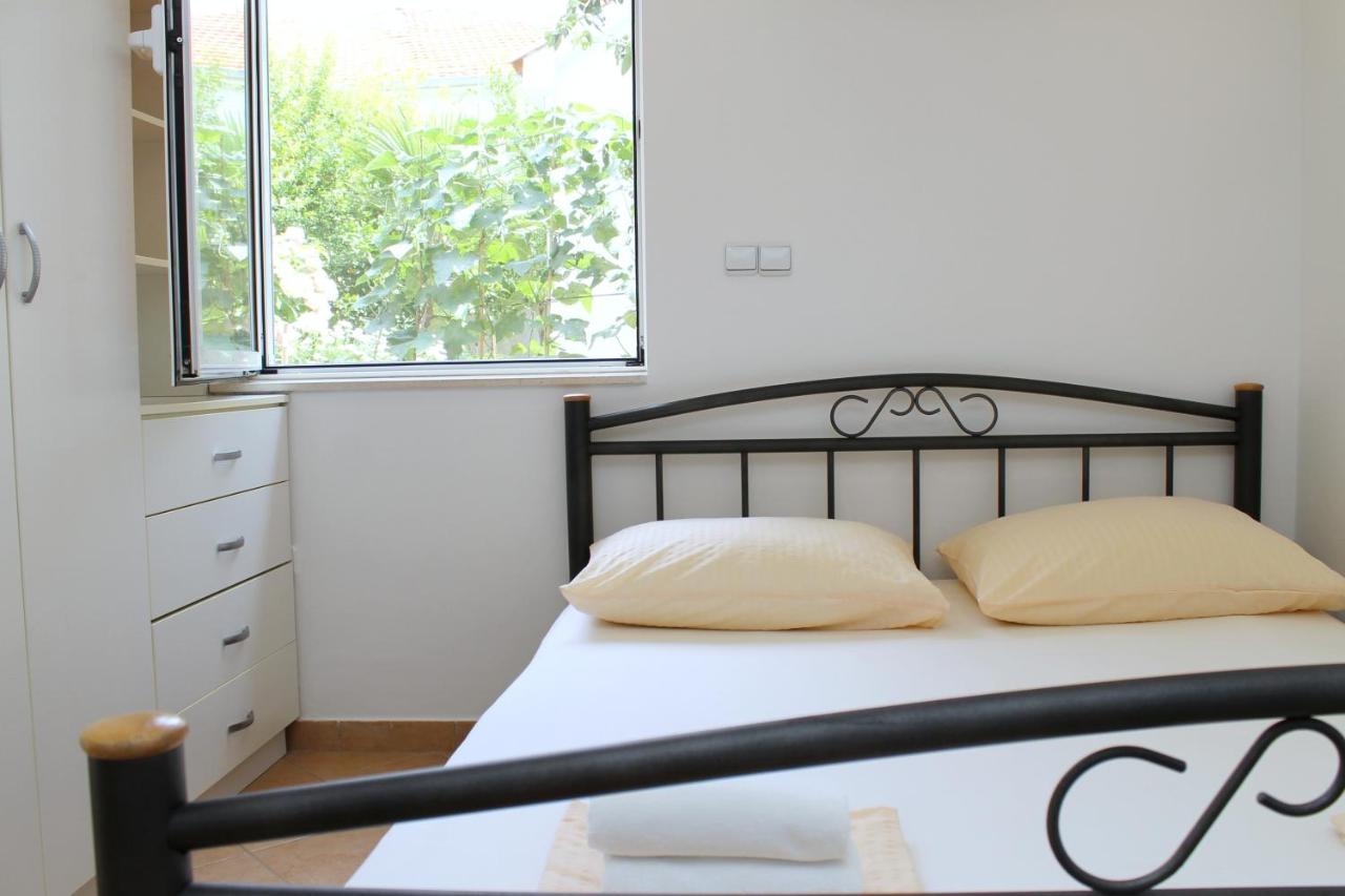 Studio (3 Adults)