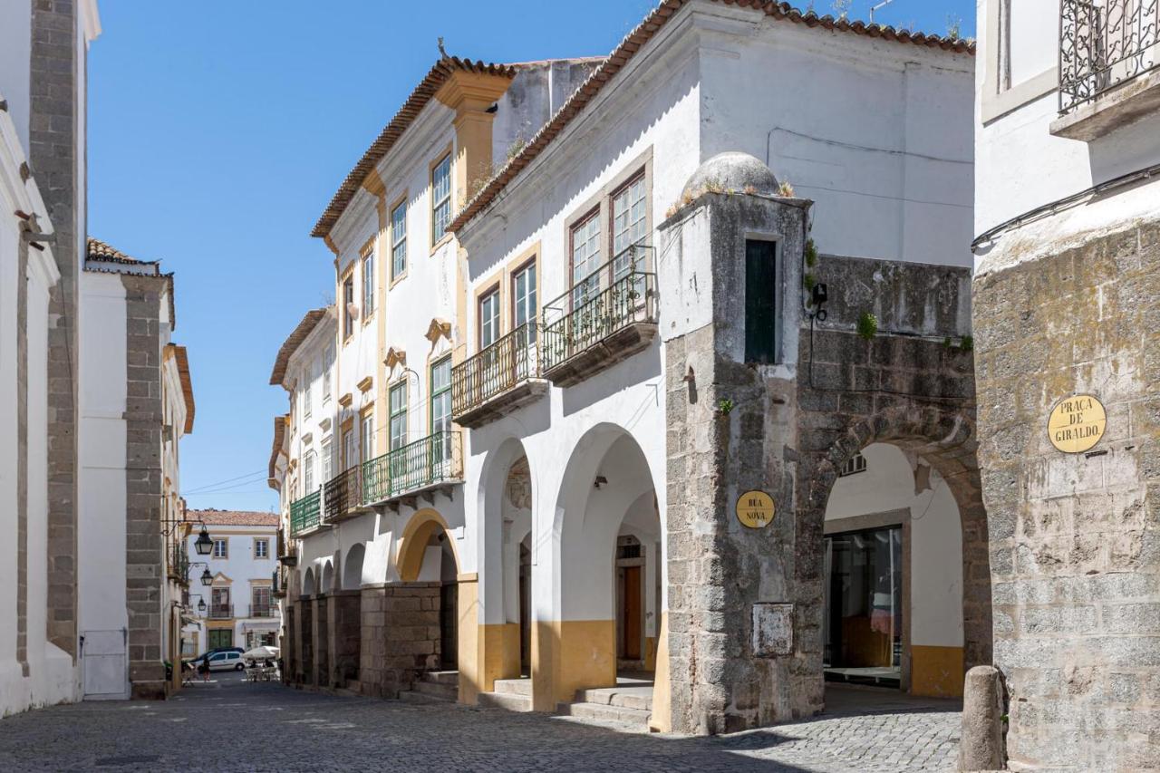Casa das Arcadas, free Garage - Praça de Giraldo - B&B Évora