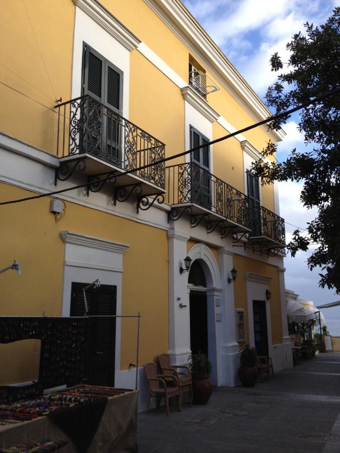 B&B Ventotene - Hotel Mezzatorre - Bed and Breakfast Ventotene