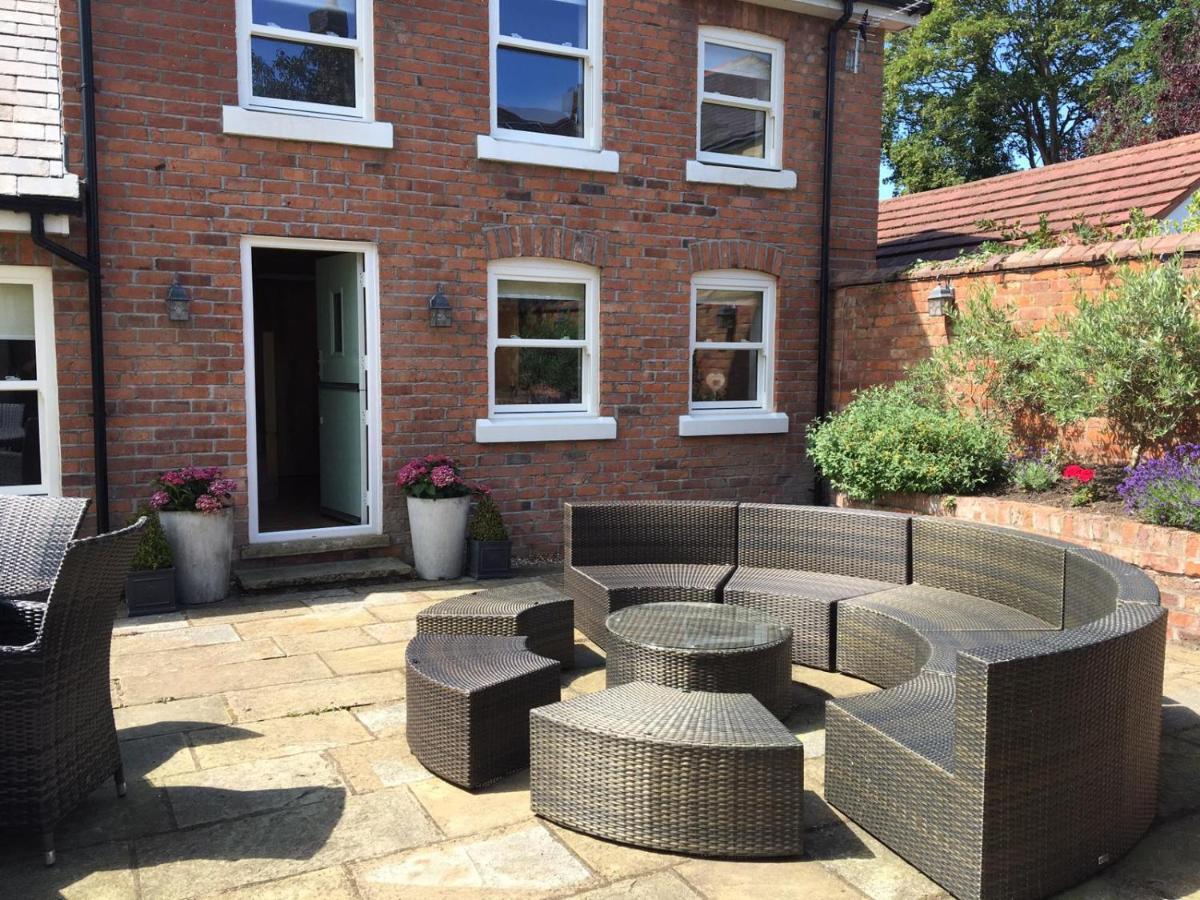 The Coach House - B&B Southport