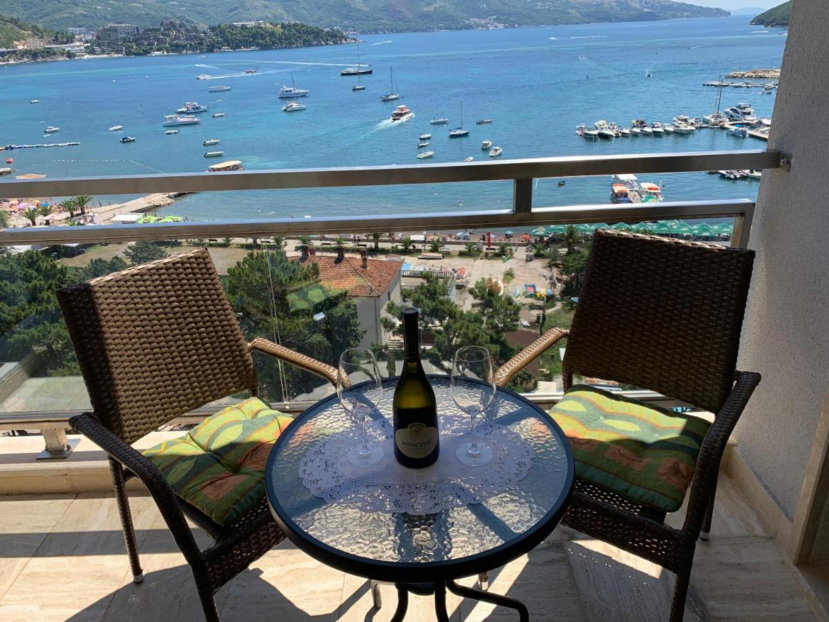 Panoramic sea view 3-bedroom apartment 50 m from the sea - B&B Budva