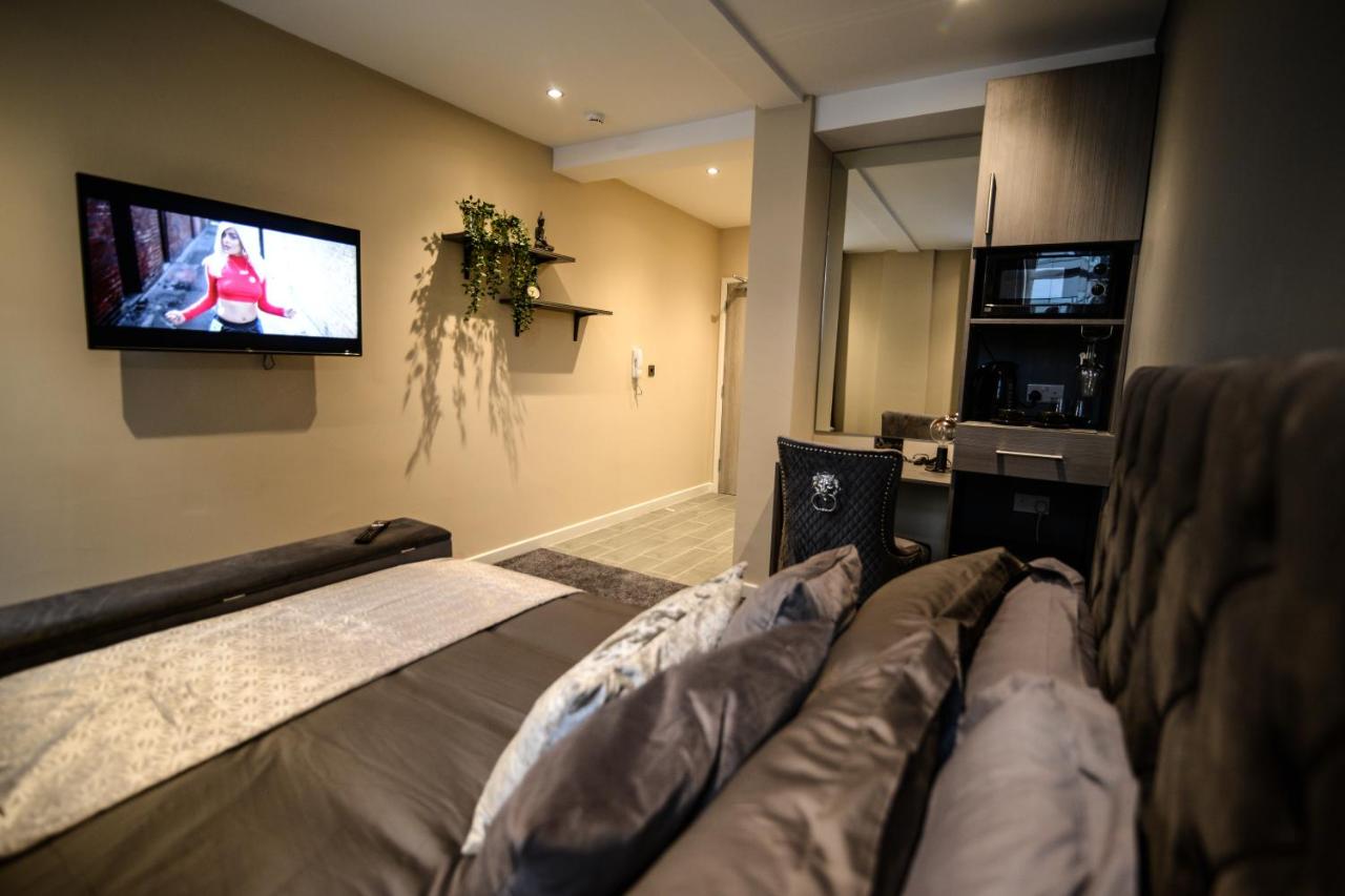 B&B Birmingham - Ladywell House Suites - Chinatown - Self Check-in - Bed and Breakfast Birmingham