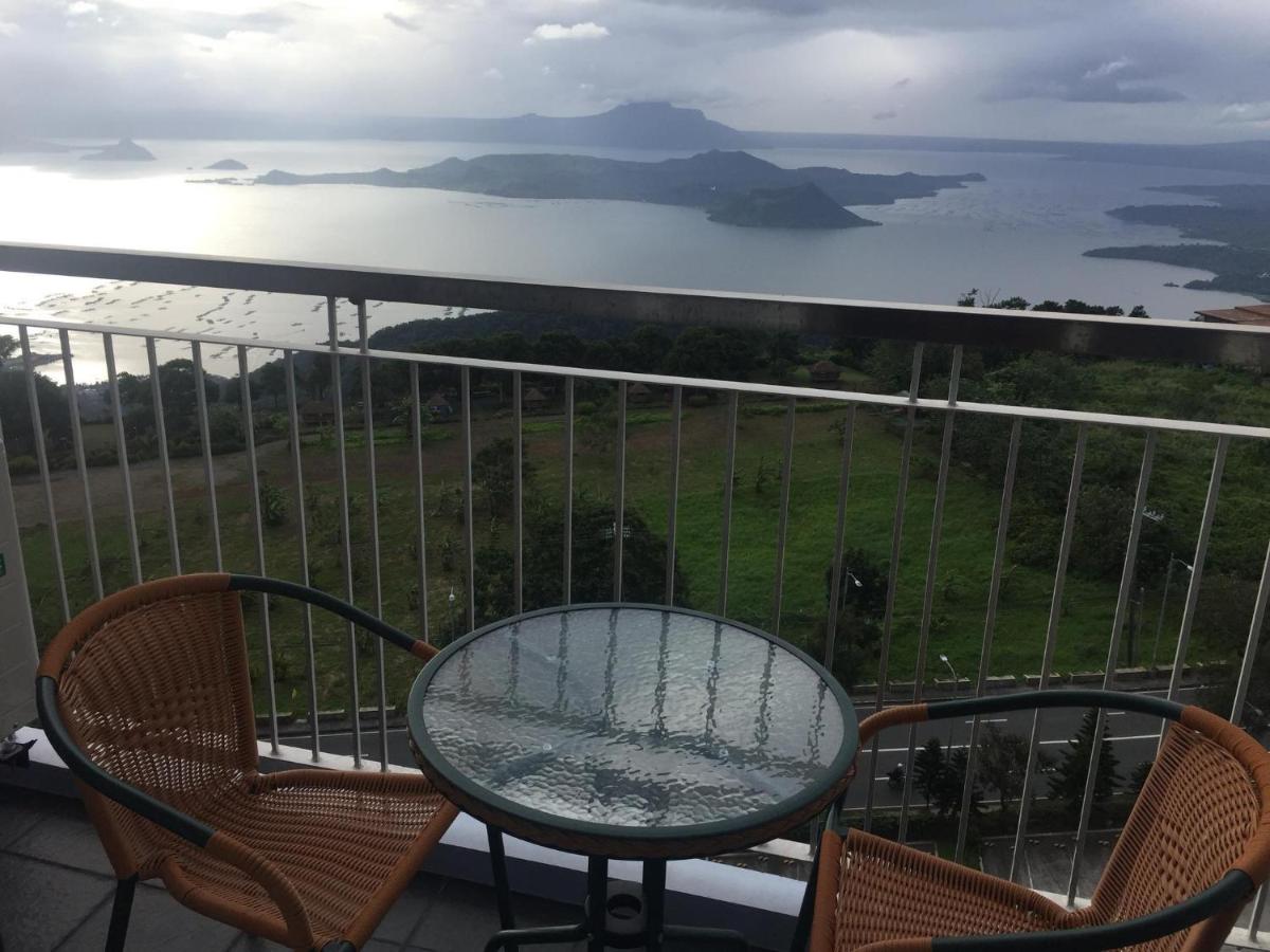 Apartment with Lake View