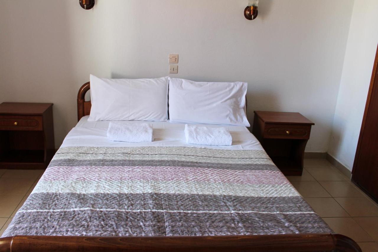 Camera Piccola Doppia con Letti Singoli