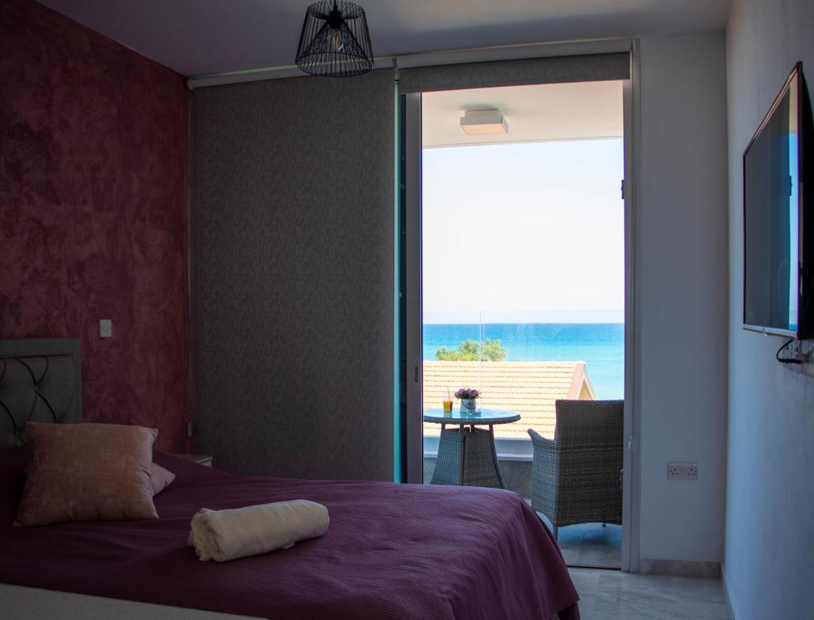 Studio Apartment with Sea View
