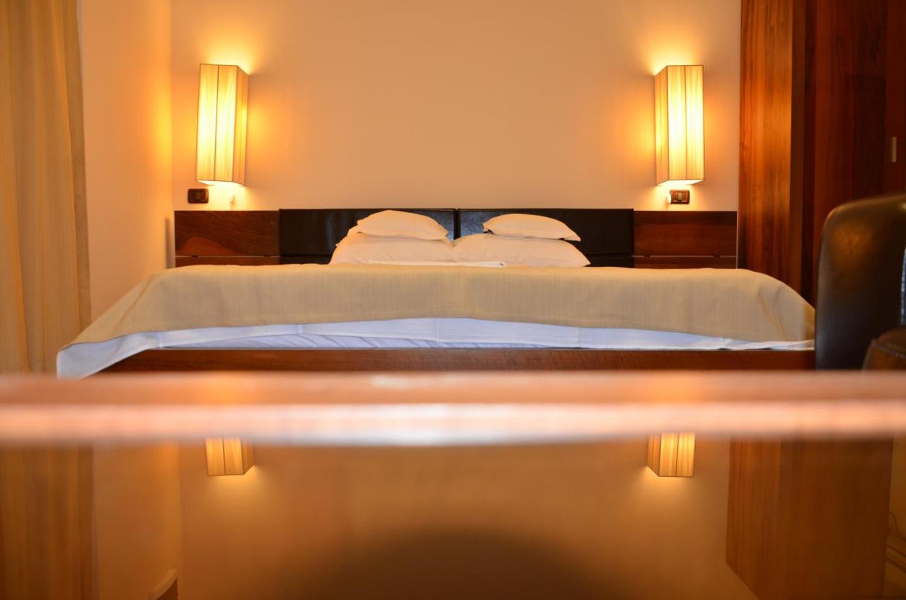 Queen Room with Pool View