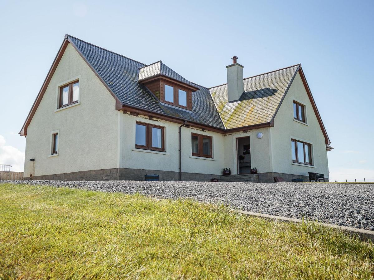 B&B Stranraer - Corsewall Castle Farm Lodges - Bed and Breakfast Stranraer