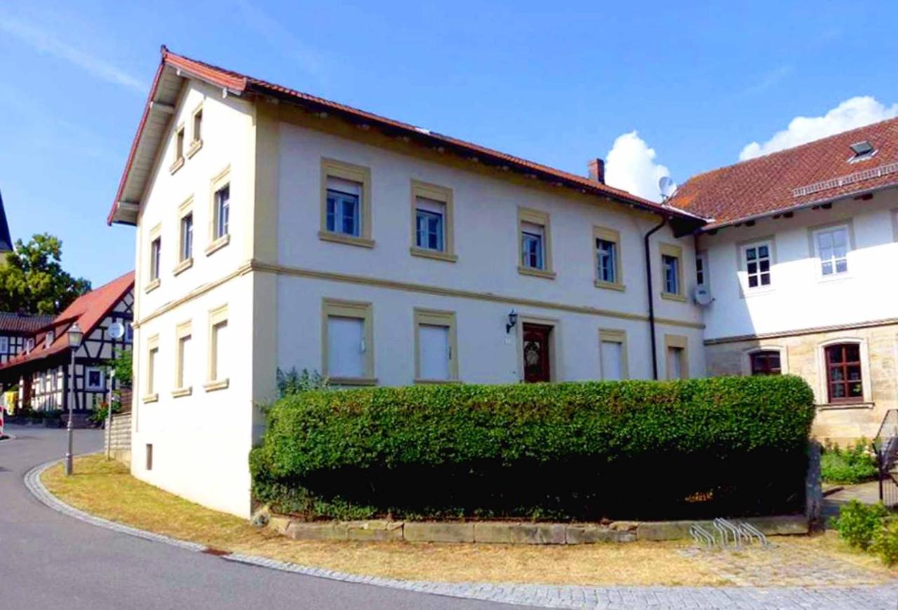 B&B Untermerzbach - Villa Merzbach - Wohnen wie im Museum mit Komfort - Bed and Breakfast Untermerzbach