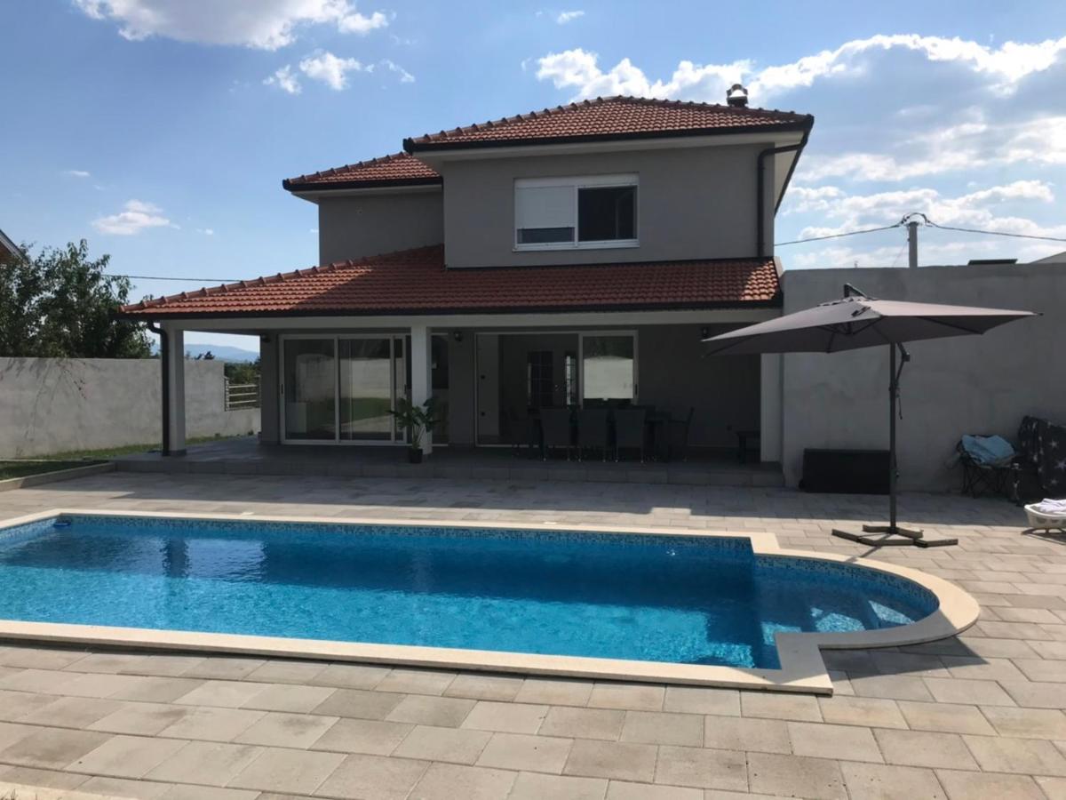 Villa Elezovic - B&B