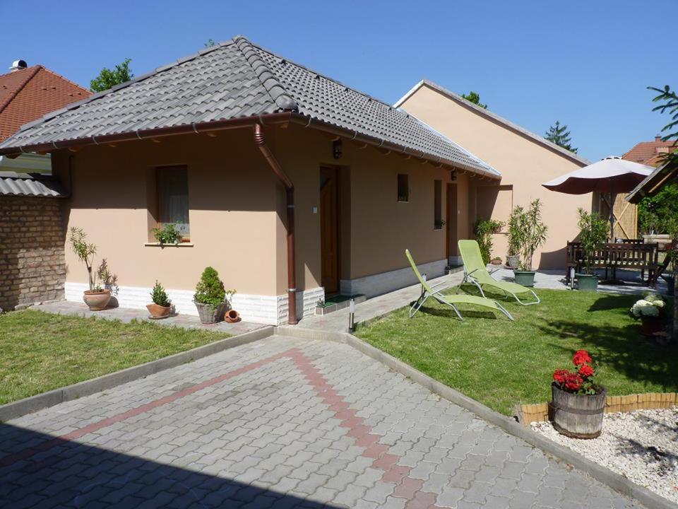 Gyöngy Vendégház - Ferienwohnung Szekszárd