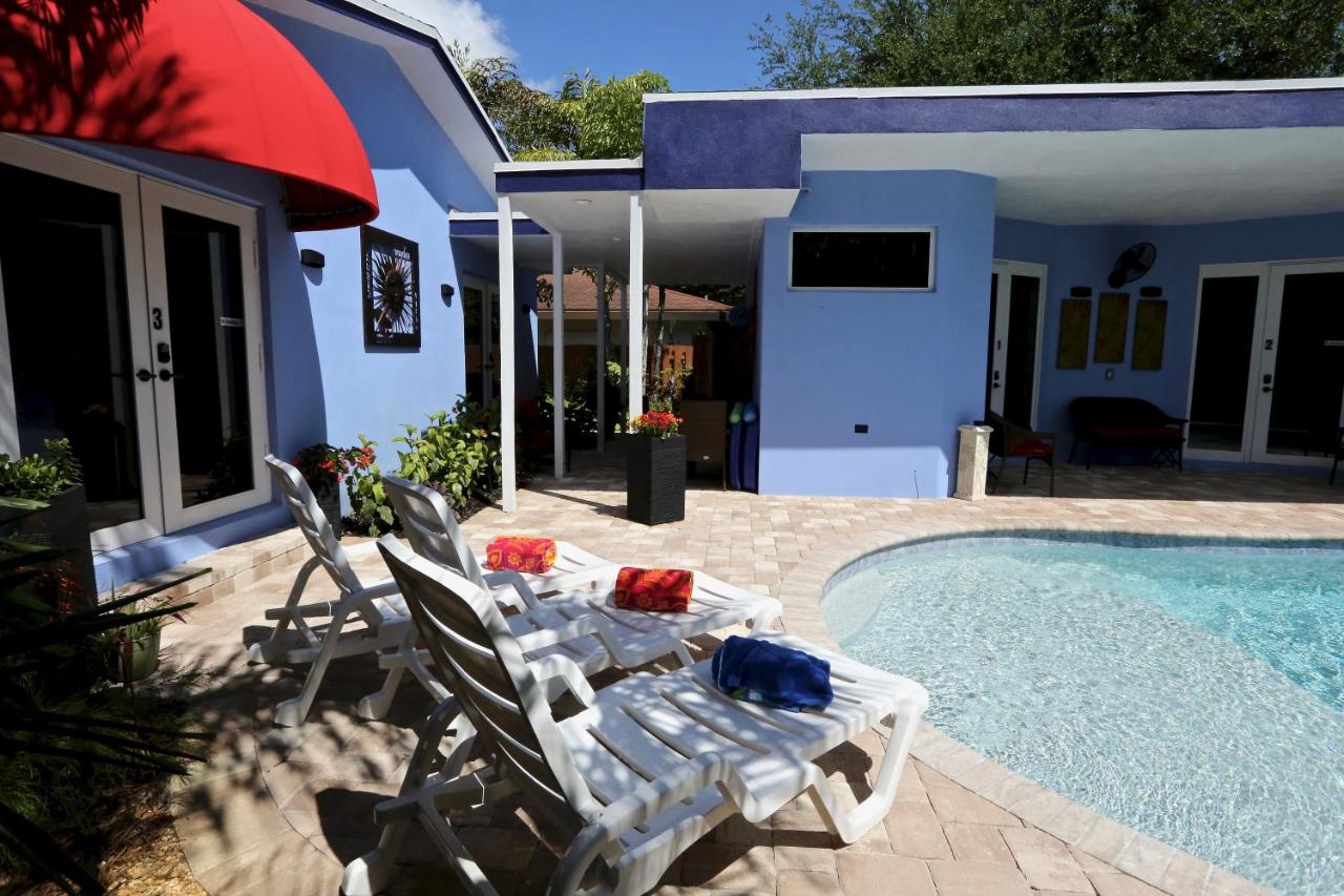 B&B Fort Lauderdale - Fantasy Island Inn, Caters to Men - Bed and Breakfast Fort Lauderdale