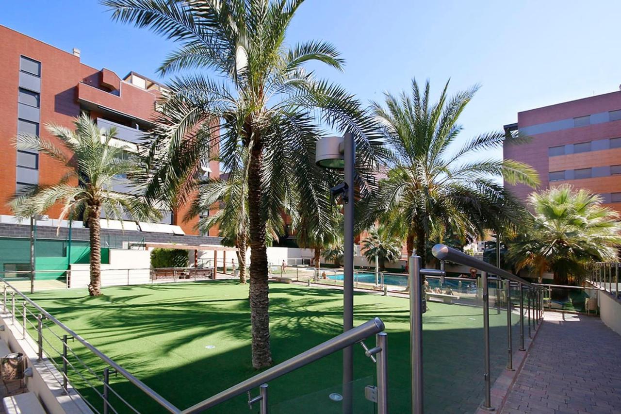 Apartamento Fórum-Ciencias con Parking & Piscina - B&B Granada