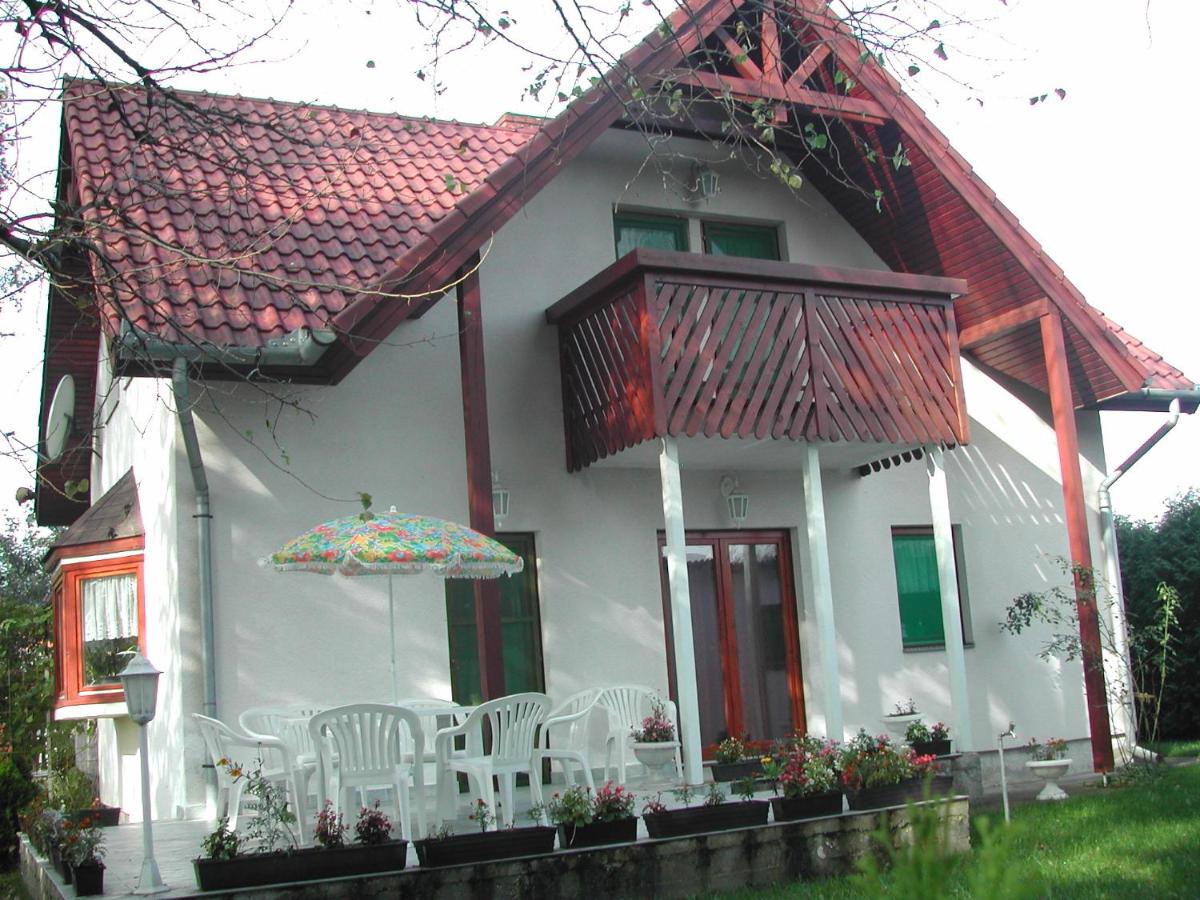 B&B Balatonberény - Beatrix Üdülőház - Bed and Breakfast Balatonberény