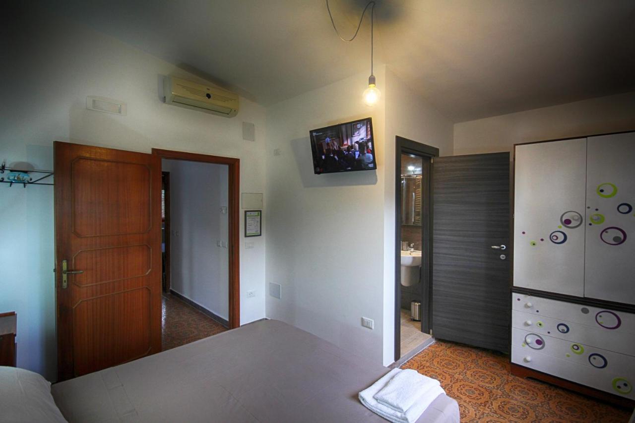 Deluxe Double Room with Shower