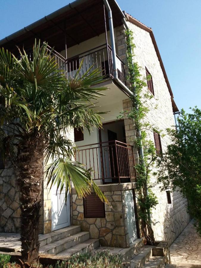 Apartmani Lupi 2 M&S - B&B Vrboska