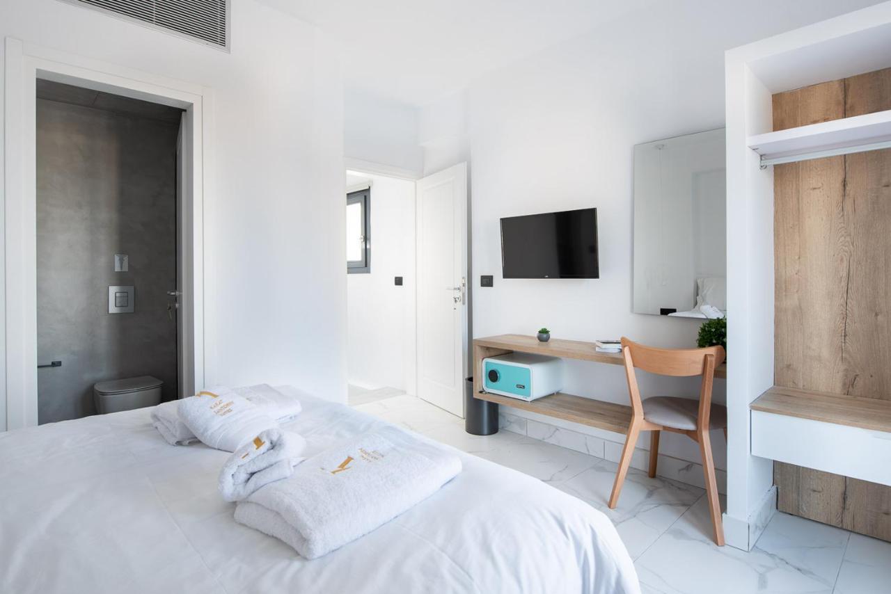 Superior Suite with Private Mini Pool - 375°