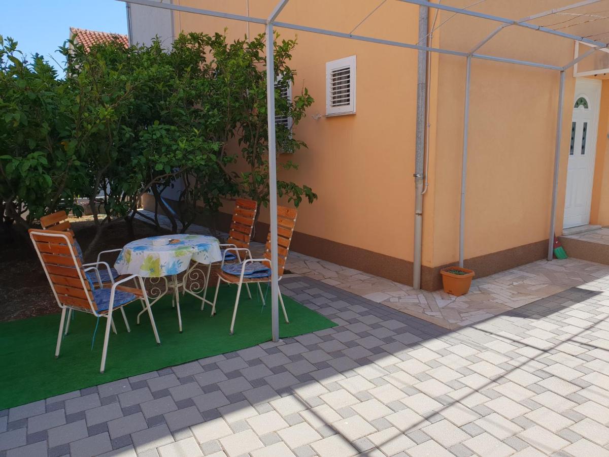 Apartment with Garden View