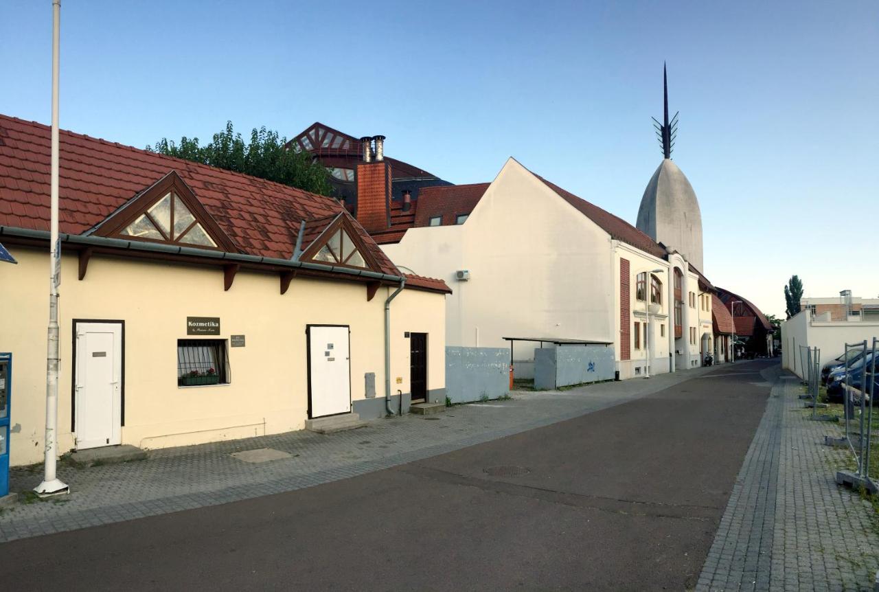 Kertész-ház - B&B