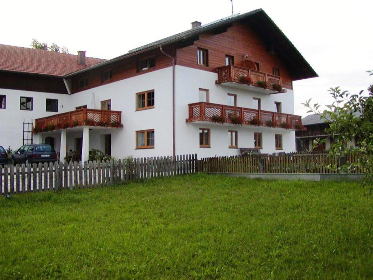 Petersimmerhof - Chambres d’hôtes Taching am See