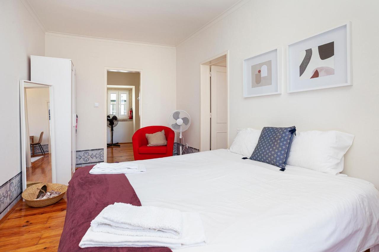 Apartment mit Balkon