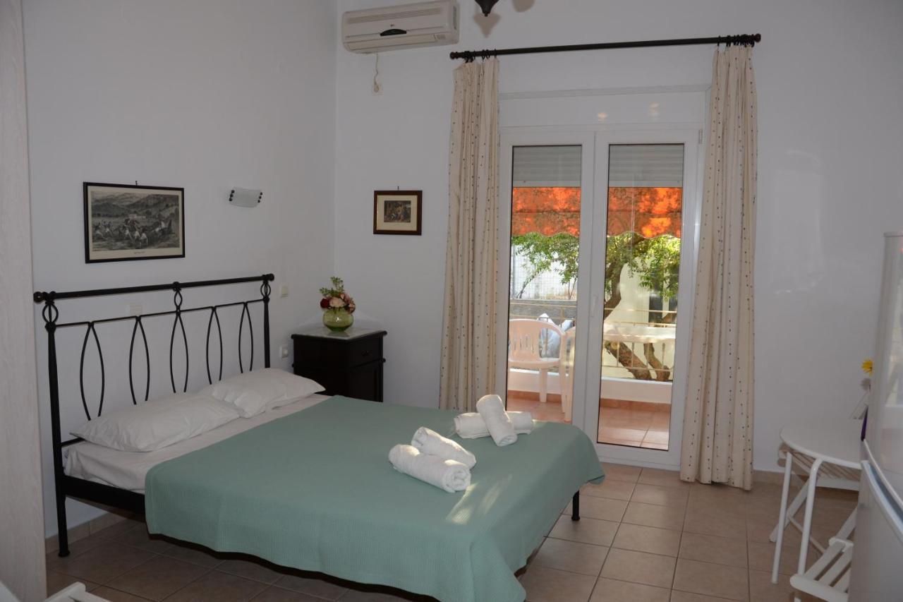 B&B Pefki - Αθηνά Studios - Bed and Breakfast Pefki