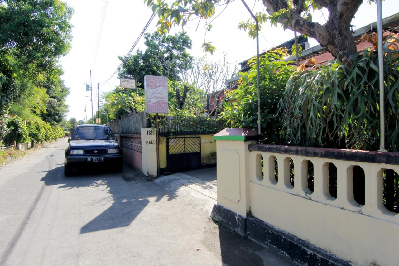 Batik Trinidar Homestay - B&B