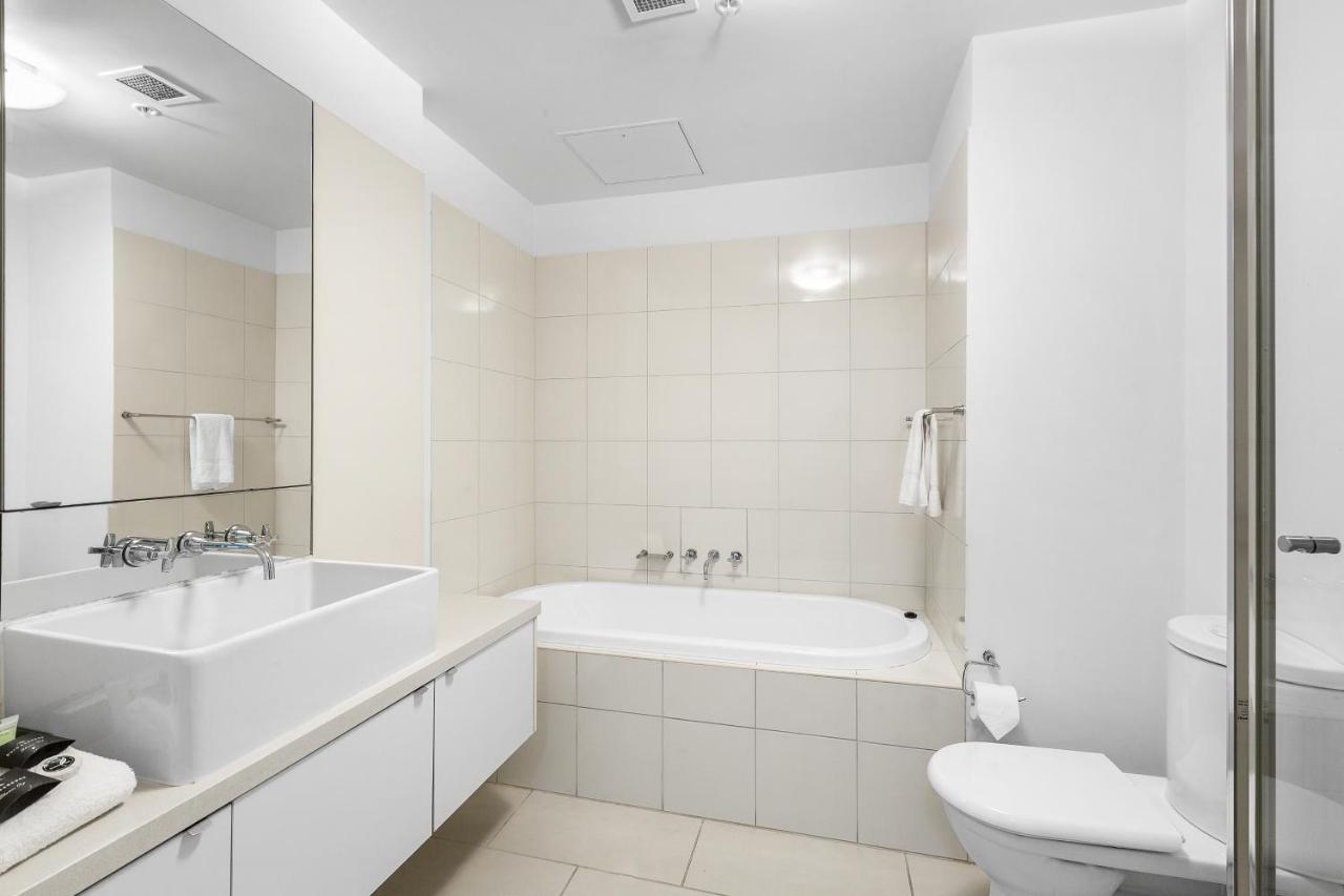 Deluxe Three-Bedroom River View Apartment with Balcony