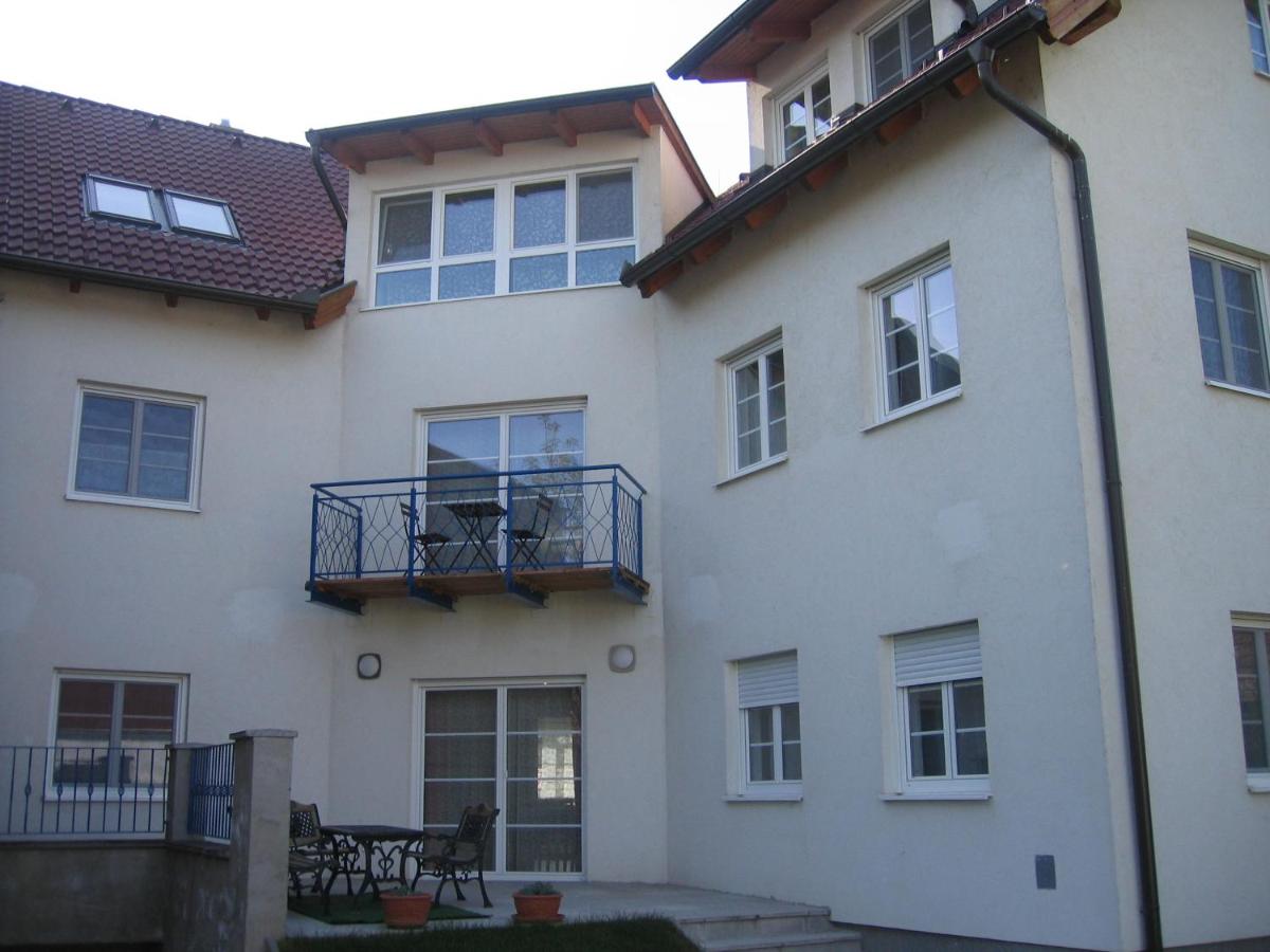 Haubis Ferienwohnungen - B&B Podersdorf am See