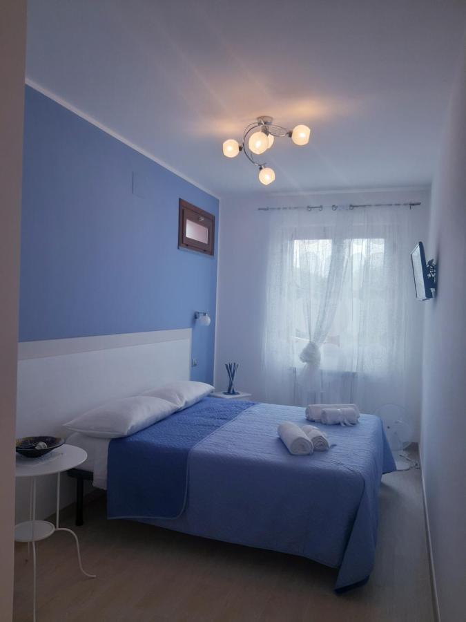 Doppel- oder Zweibettzimmer
