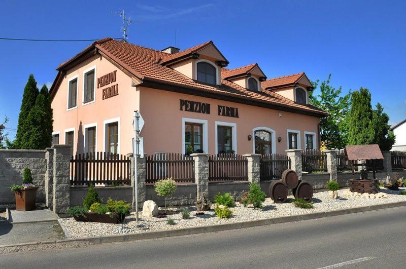 B&B Lednice - Penzion Farma - Bed and Breakfast Lednice