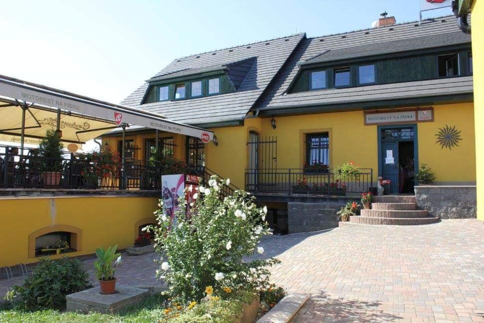 B&B Tschaslau - Penzion/Motorest Na Písku - Bed and Breakfast Tschaslau