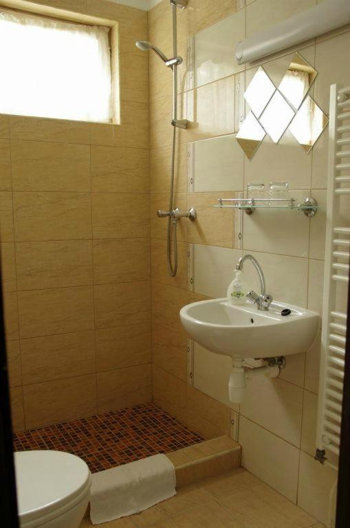 Ambrózia Szálláshely és Étterem - B&B Miskolctapolca