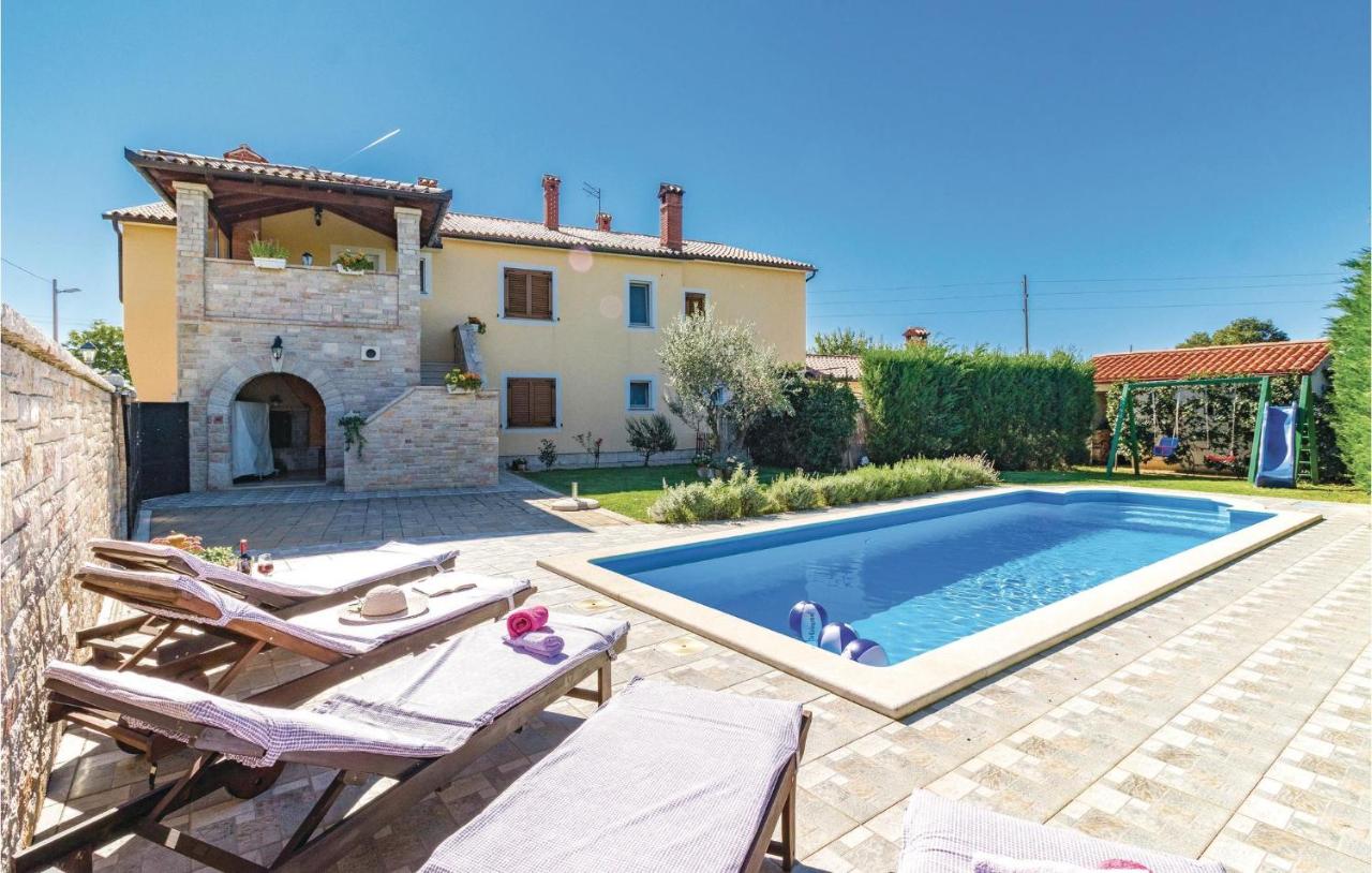 B&B Barbana - Cozy Home In Frkeci With Outdoor Swimming Pool - Bed and Breakfast Barbana