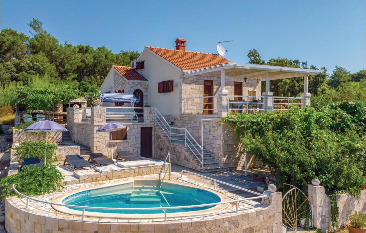 B&B Vela Luka - Beautiful Home In Siroka With 3 Bedrooms, Wifi And Outdoor Swimming Pool - Bed and Breakfast Vela Luka