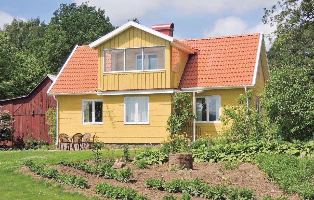 B&B Vessigebro - Nice Home In Vessigebro With Kitchen - Bed and Breakfast Vessigebro