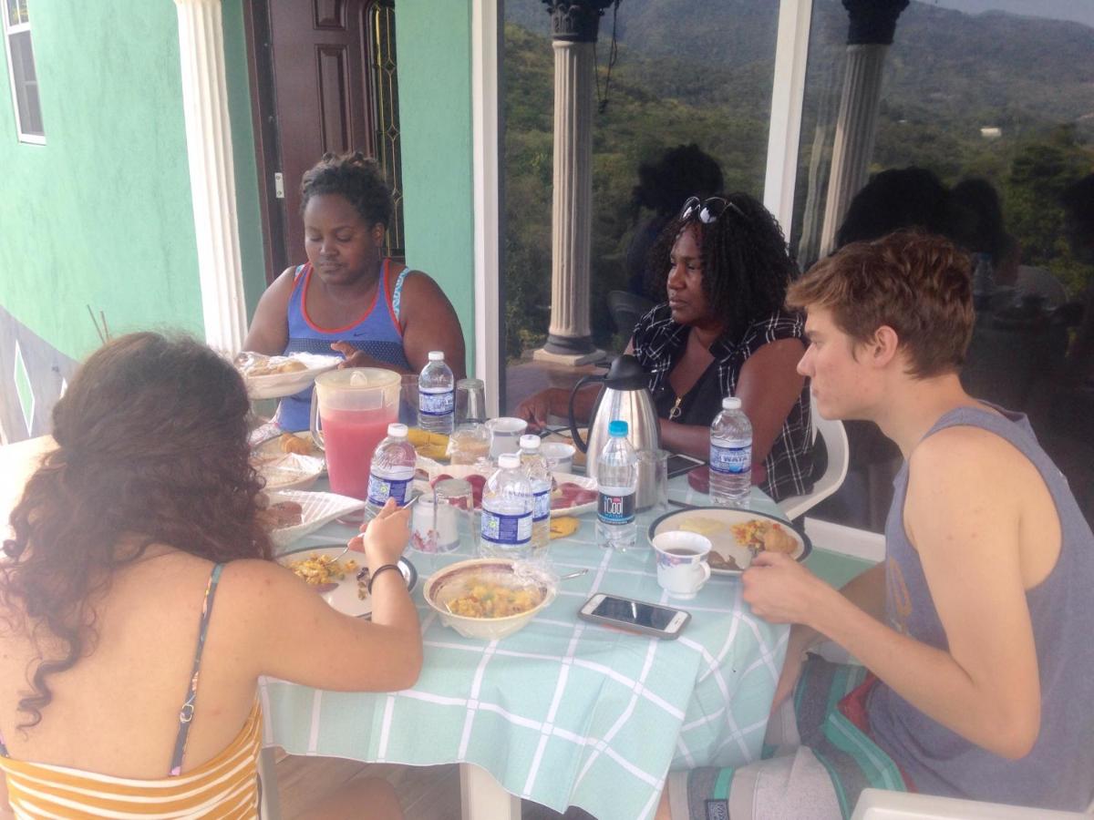 Haven View Villa & Spa - Bed and Breakfast Bluefields