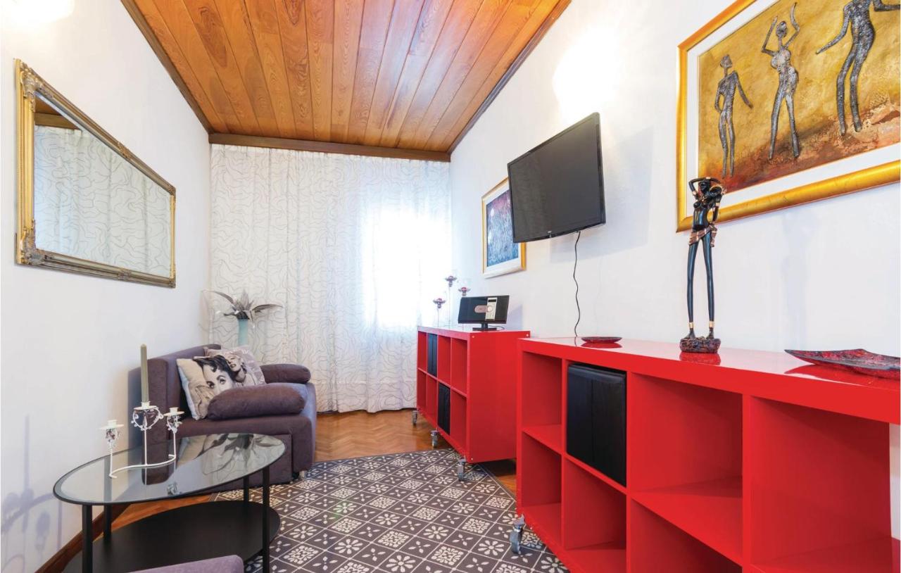 B&B Rijeka - Stunning Apartment In Rijeka With House A Panoramic View - Bed and Breakfast Rijeka