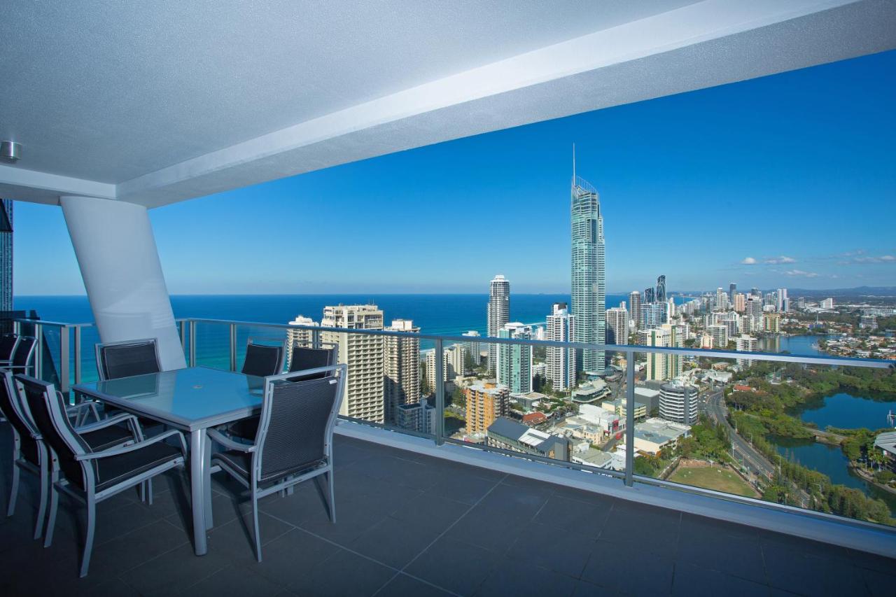 B&B Gold Coast - Circle on Cavill - Hosted by Coastal Letting - Bed and Breakfast Gold Coast