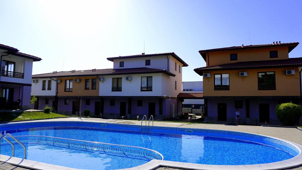 Вила Хармони Хилс B01 - Harmony Hills Villa B01 - Bed and Breakfast Rogachevo