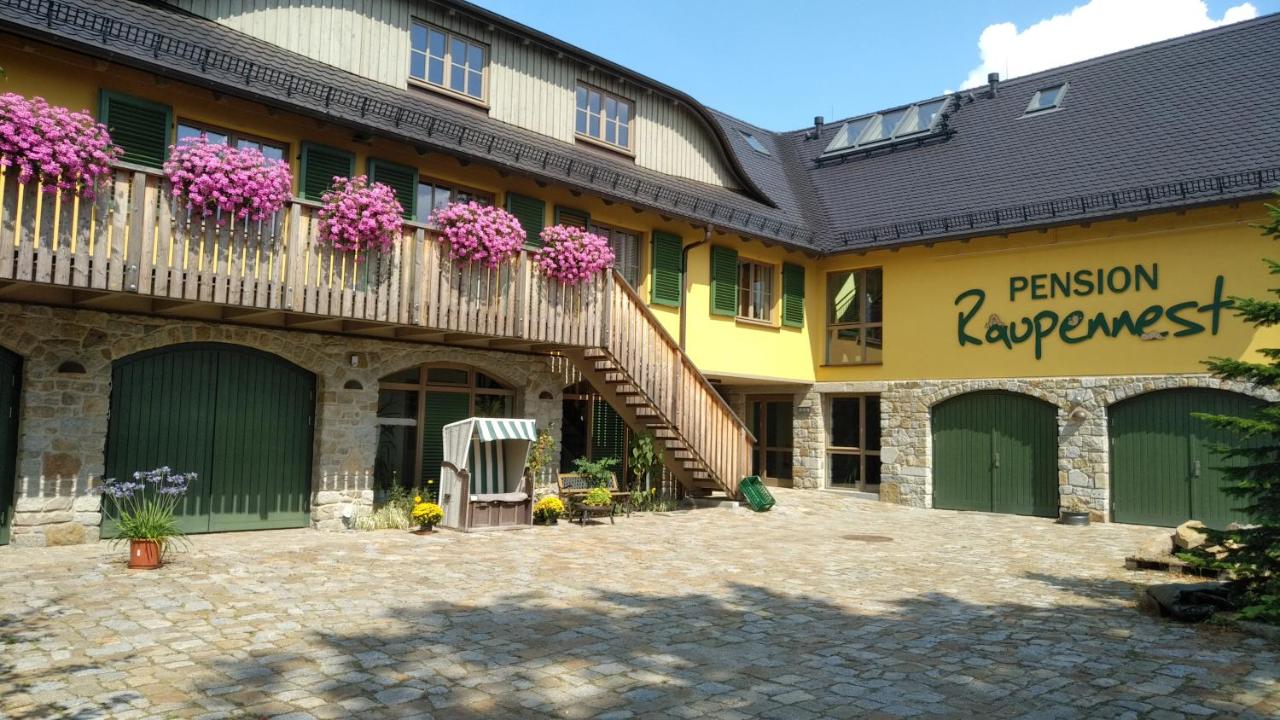 B&B Bautzen - Pension Raupennest mit Blockhaussauna - Bed and Breakfast Bautzen