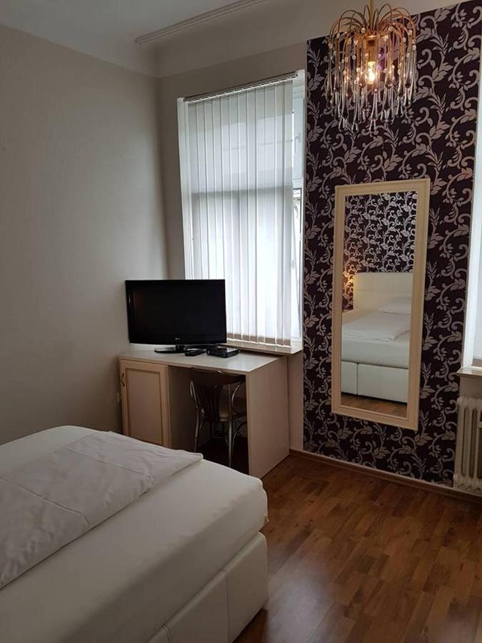 Rheinischer Hof - B&B Leverkusen