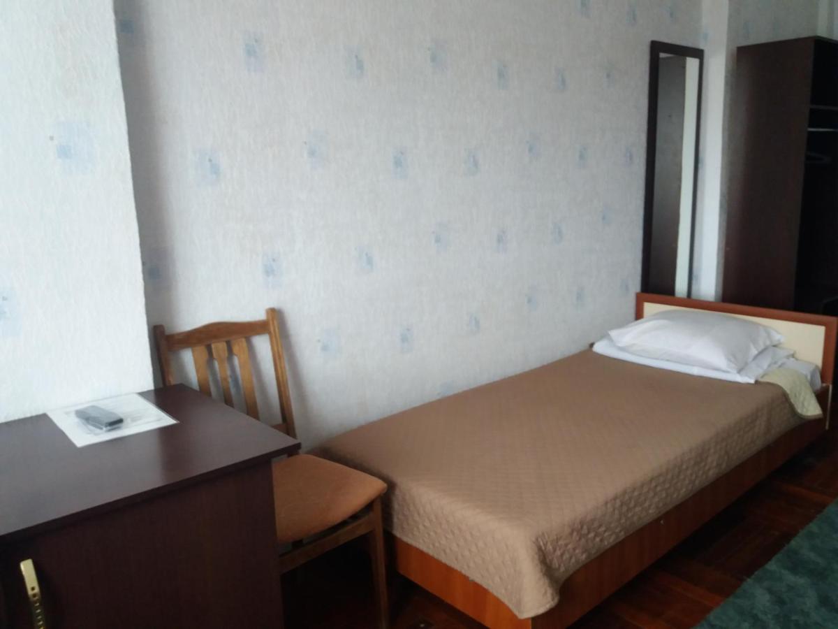 Camera Tripla Economy con Bagno in Comune