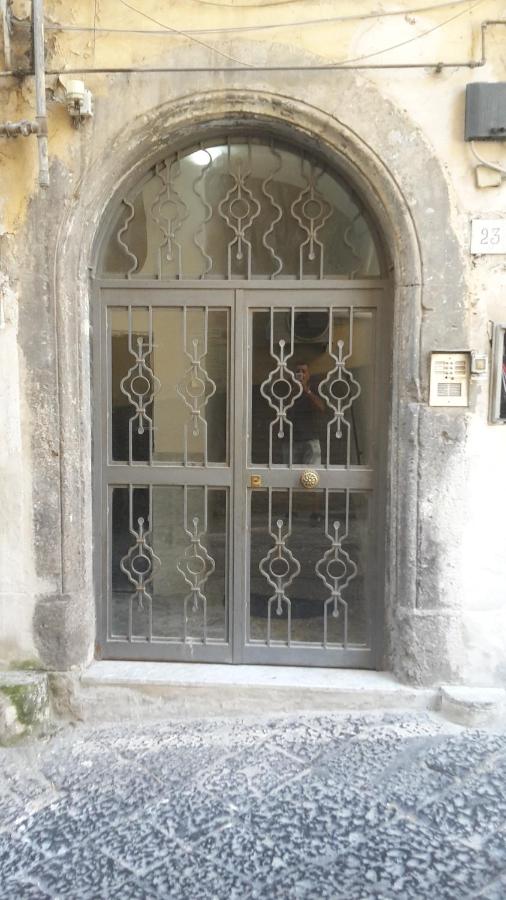 Casa Laura Oliva Mancini - B&B Napoli