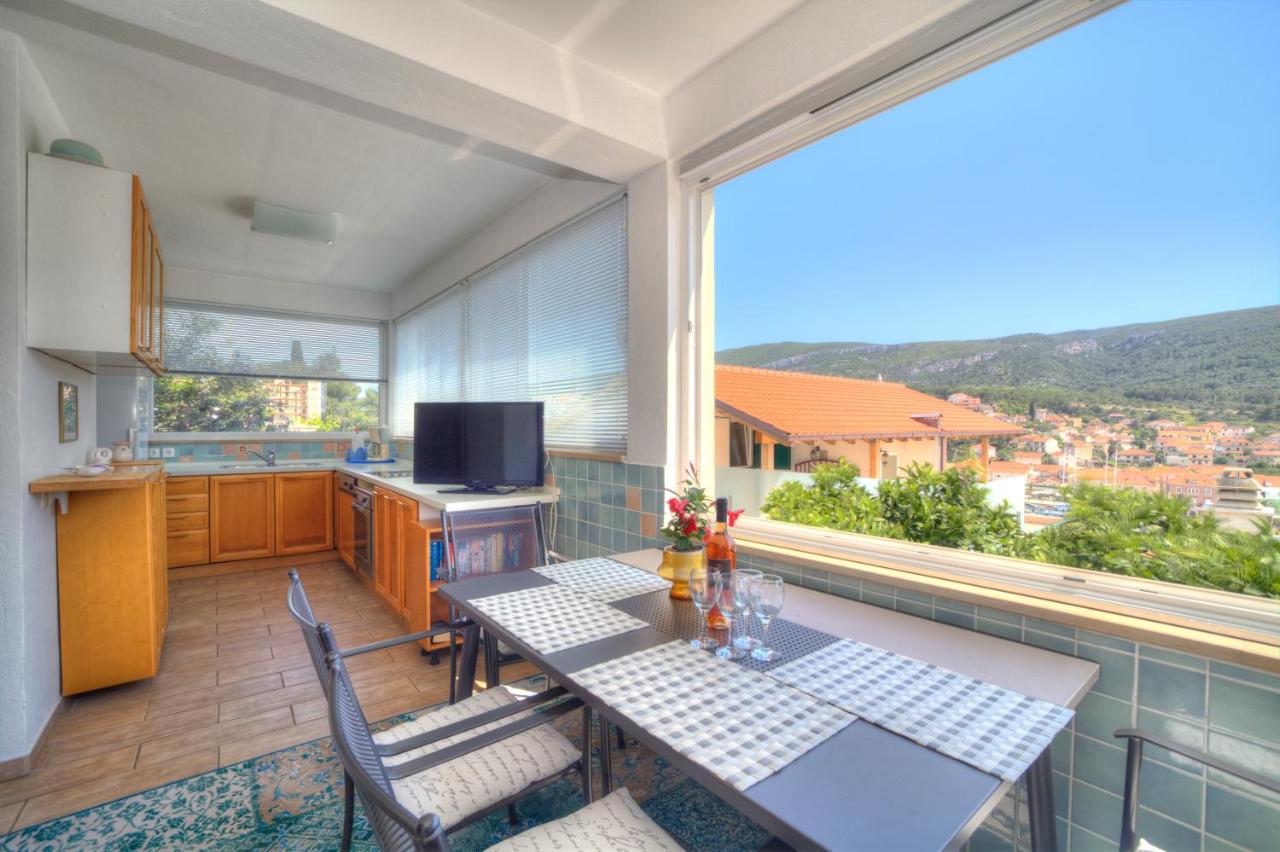 Apartments Villa Rojnica - B&B