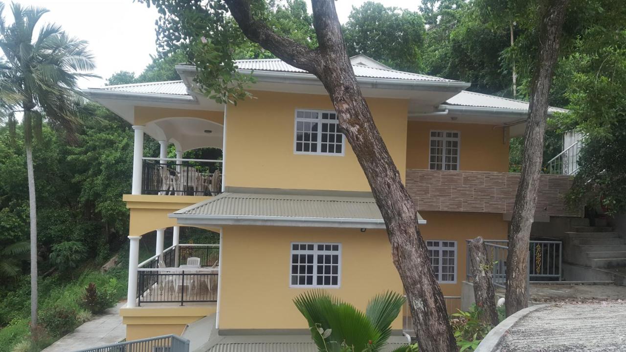 B&B Victoria - Anse Royale Bay View Apartments - Bed and Breakfast Victoria